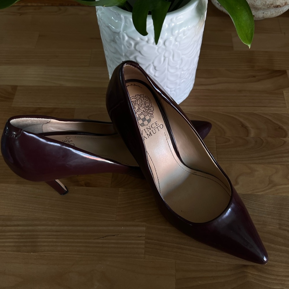 VINCE CAMUTO Maroon Savilla Patent Leather Heel